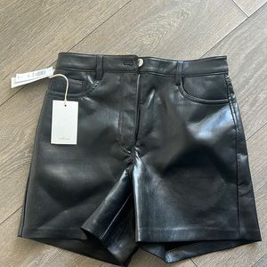 Aritzia melina short